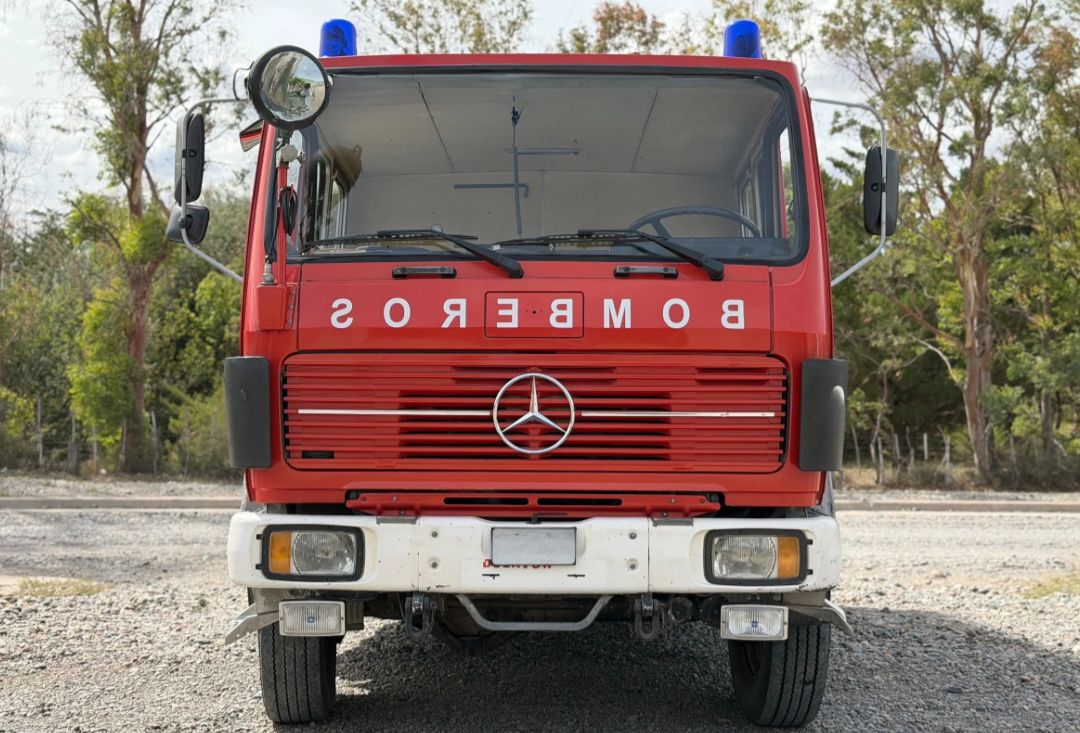 
								Mercedes-Benz 1019 4×4 full									