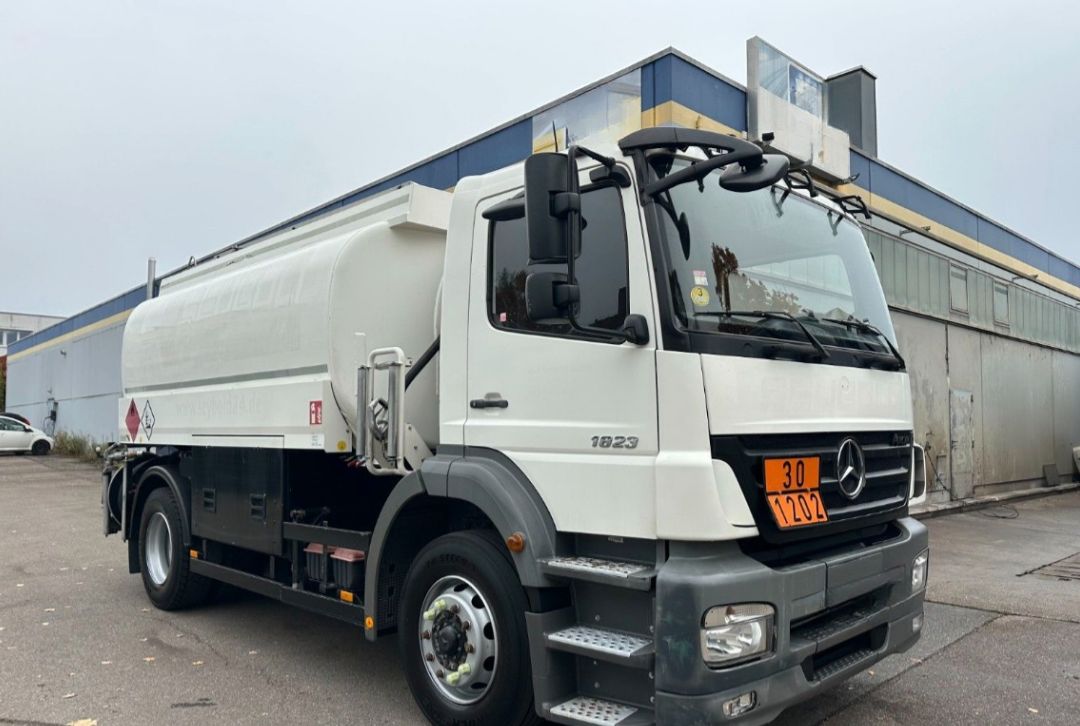 
								Mercedes-Benz AXOR 1823 full									