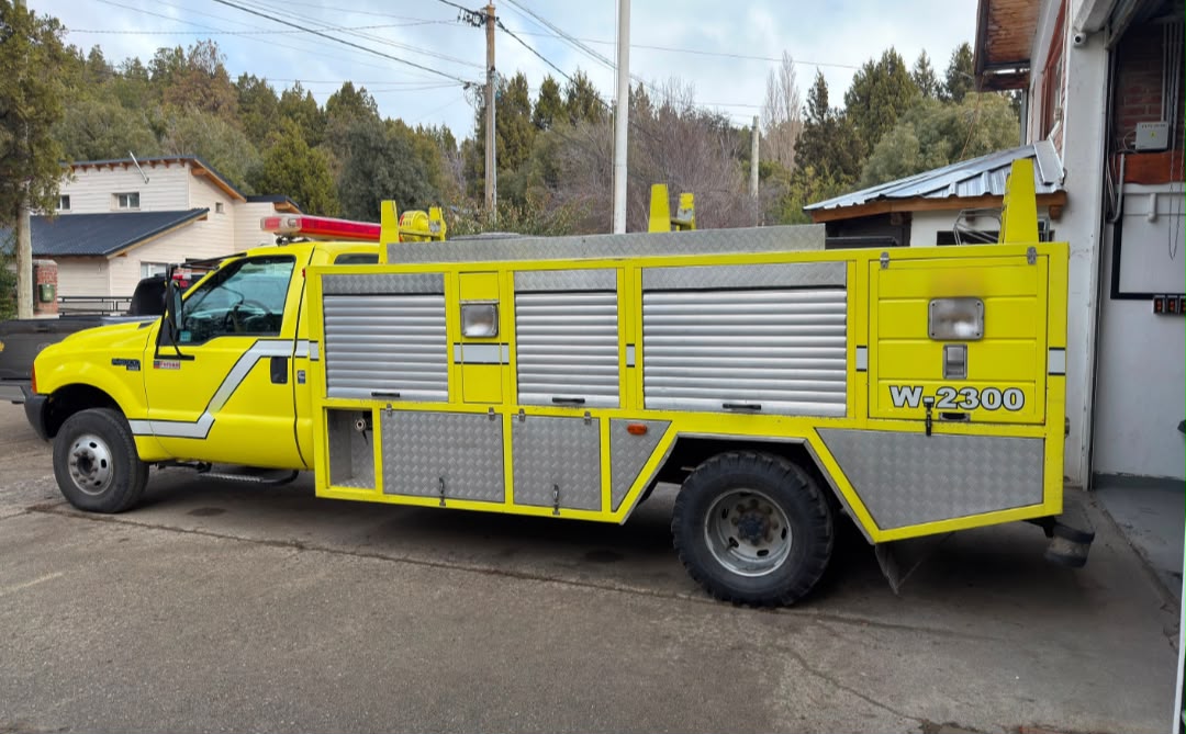 
								Ford F 4.000 full									